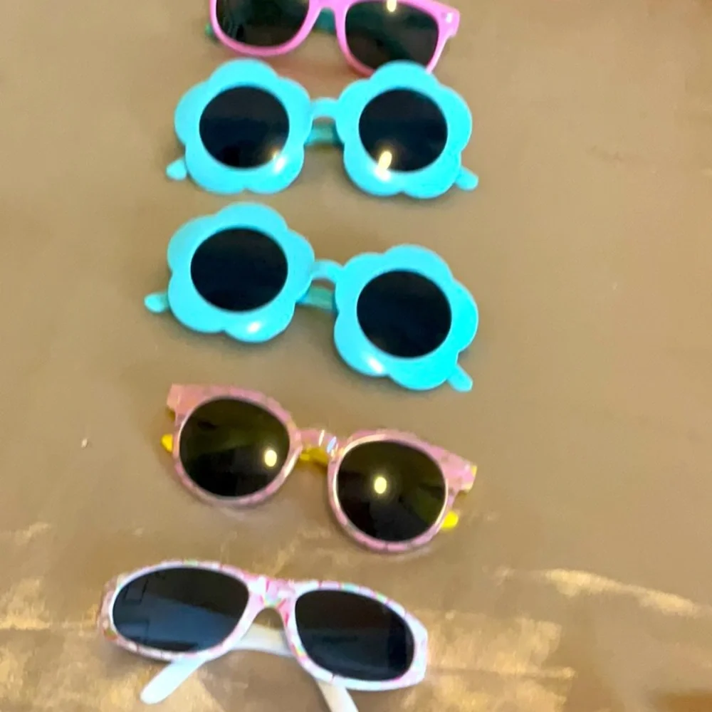 Kids 5 pairs New Sunglassed-Child’s one size ,small